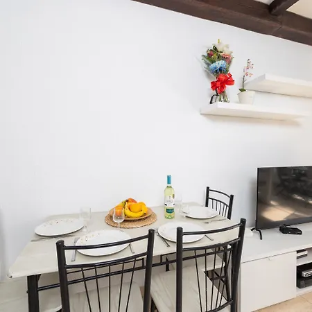 Apartman Jardines 2 *